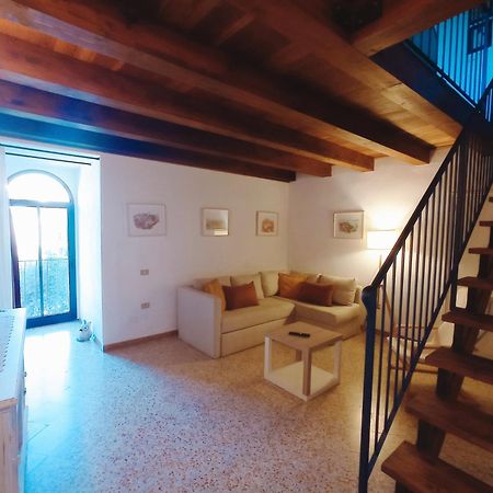 サン・ジミニャーノLa Casa Dei Ricordiアパートメント エクステリア 写真