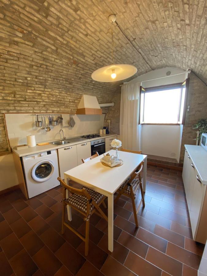 サン・ジミニャーノLa Casa Dei Ricordiアパートメント エクステリア 写真