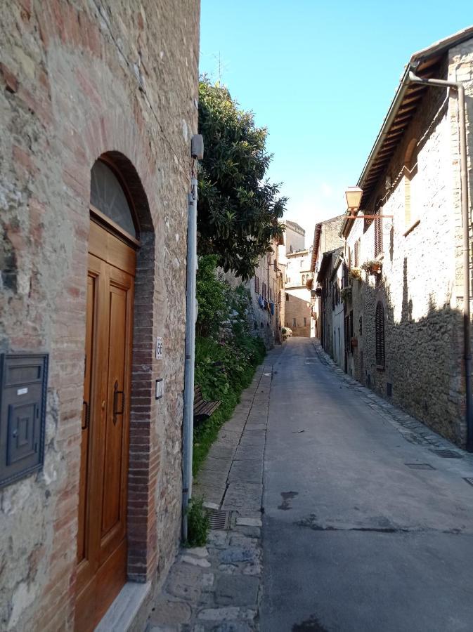 サン・ジミニャーノLa Casa Dei Ricordiアパートメント エクステリア 写真
